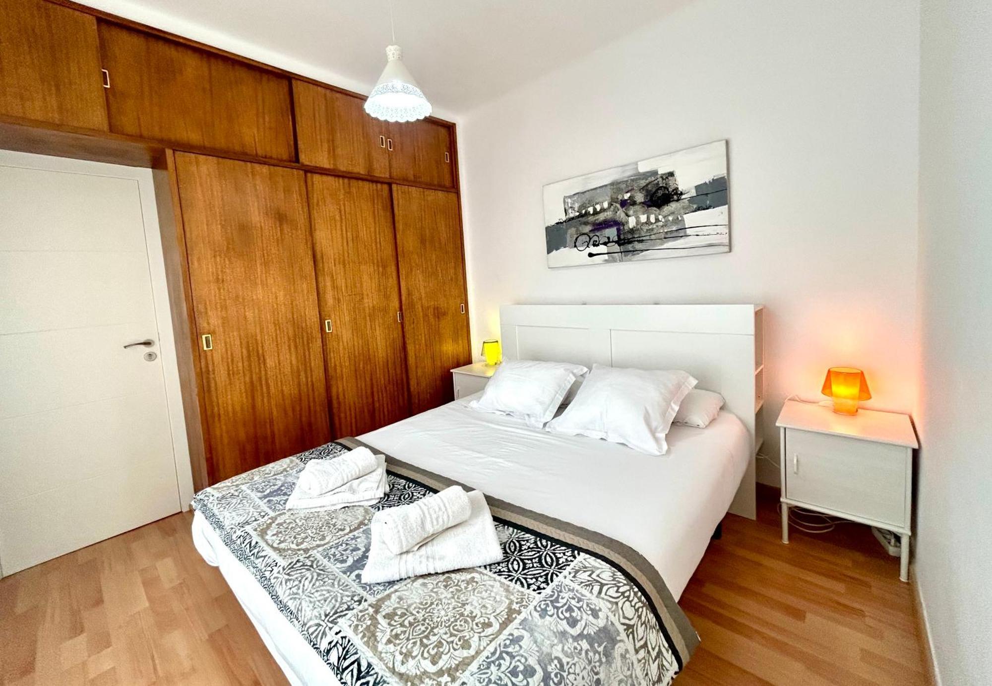 Apartment Carrer D'Olesa Barcelona Exteriör bild
