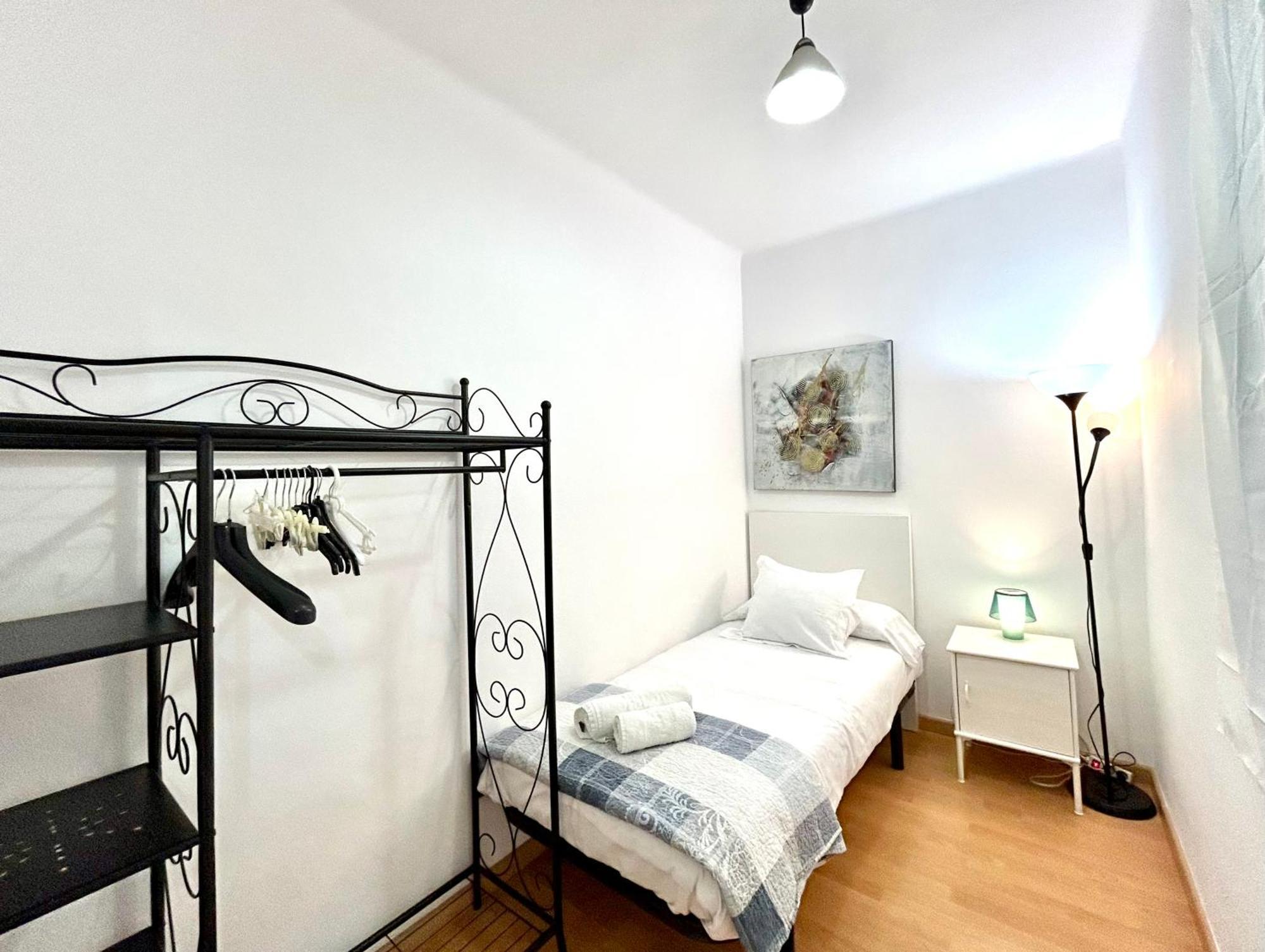 Apartment Carrer D'Olesa Barcelona Exteriör bild